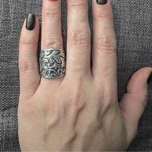 Chunky statement ring